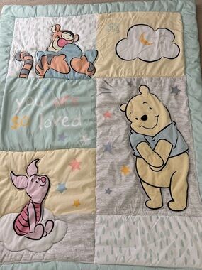 Disney Baby Winnie The Pooh & Friends Hugs Baby Lambs & Ivy Crib Blanket